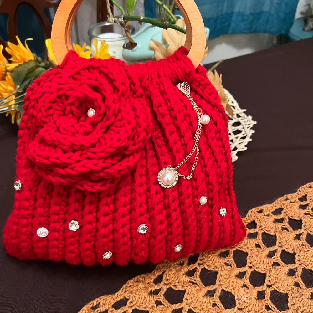 SOLD ***Stylish Red Knit Shoulder Bag with Wooden Handles